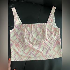cute flattering crop top